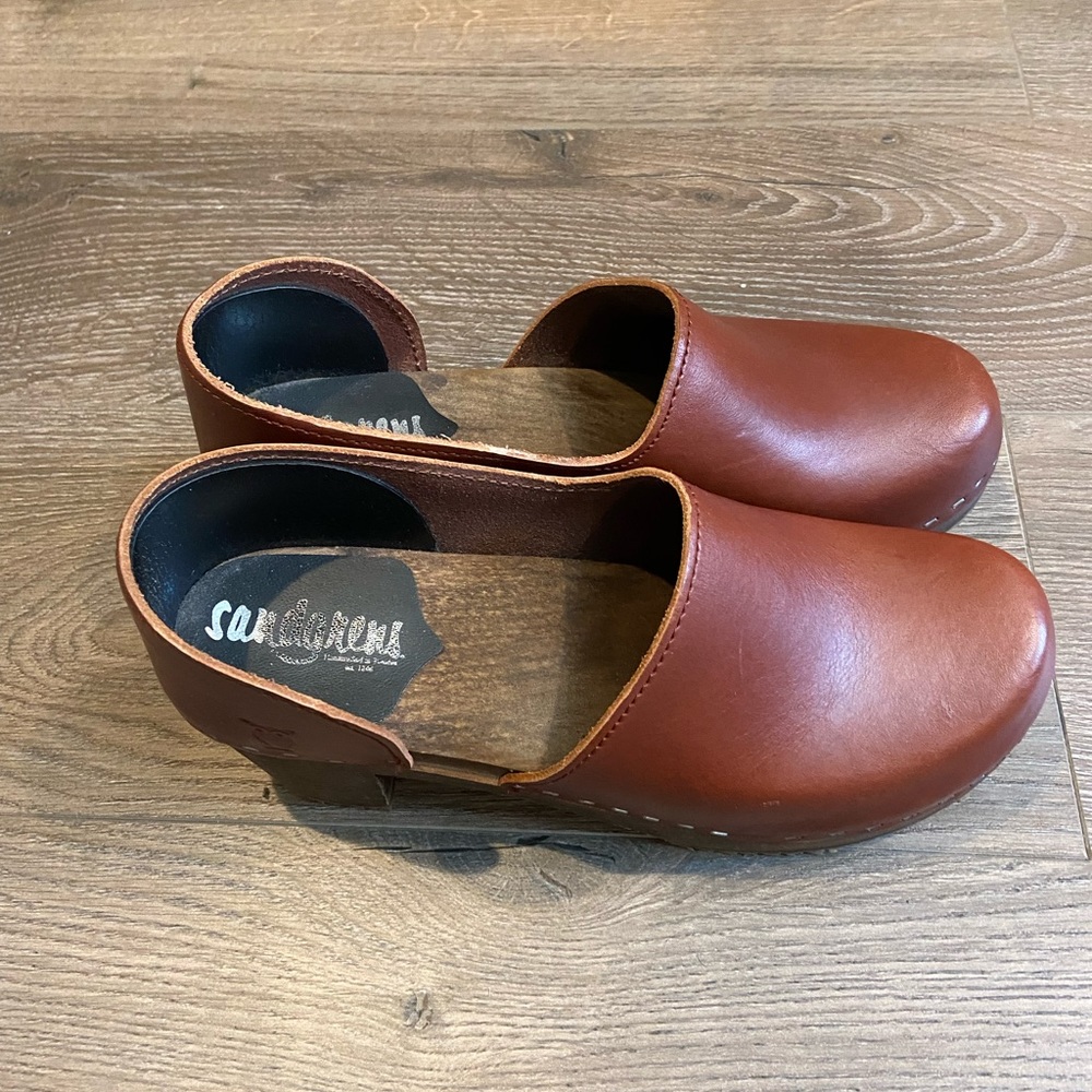 Brett closed back clogs cognac vegetable tanned day wooden base 38